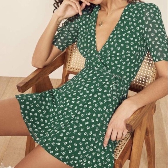 Reformation Dresses & Skirts - Reformation Womens Lucky wrap mini dress green floral M